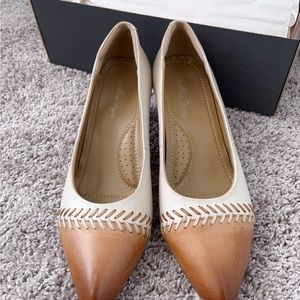 NEW! Mona Flying Handmade Leather Mid Kitten Pumps-size 9